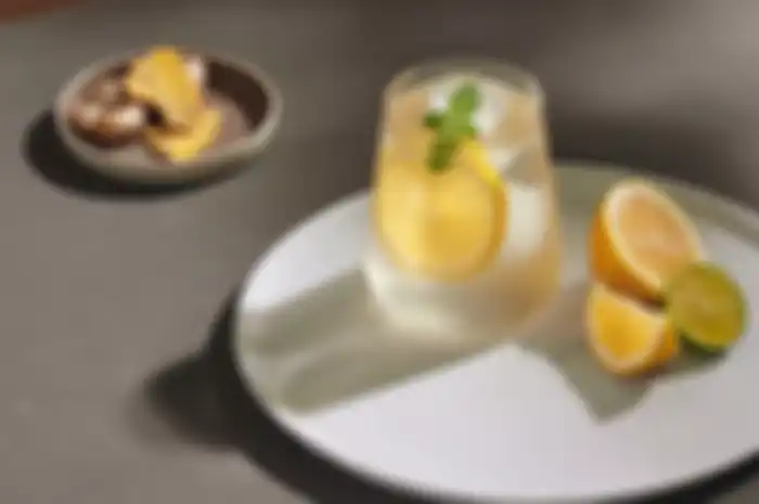 Minuman air jahe campur daun mint dan lemon