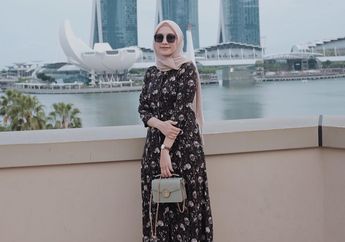 Tampilan Santun & Ayu Buat Hijaber dengan 4 Floral Dress ala Mega Iskanti