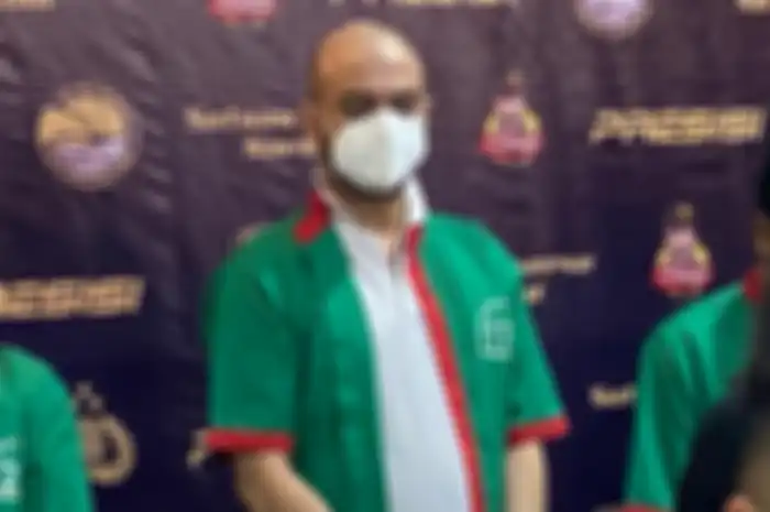 Rio Reifan dalam jumpa pers kasus penyalahgunaan narkoba di Mapolres Metro Jakarta Barat, Jumat (3/5/2024). Rio Reifan terjerat kasus narkoba yang kelima kalinya.
