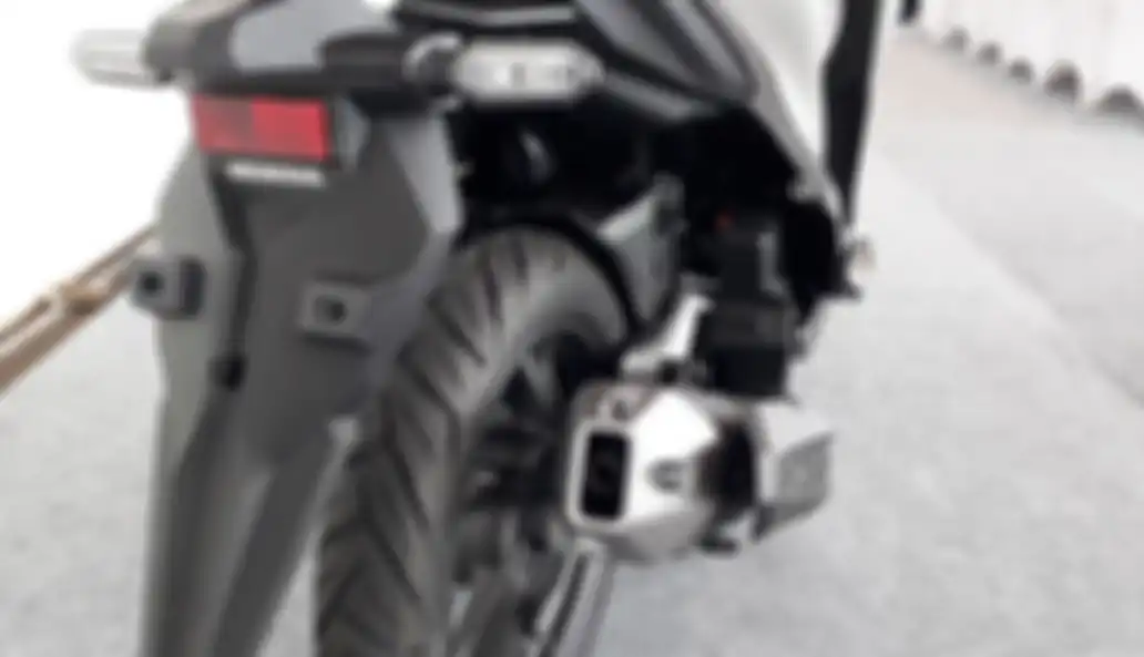 All New Honda Vario 150 pakai spakbor menggantung dan knalpot mirip Honda All New CBR150R