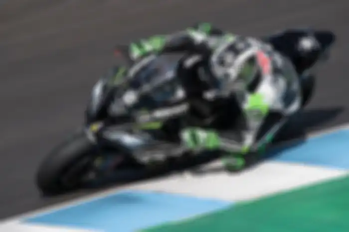 Juara dunia WSBK 2017 Tom Sykes menguji motor Kawasaki 2018