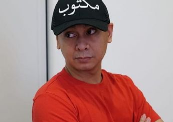 Unggah Foto SD, Raditya Dika Disebut Netizen Awet Tua!