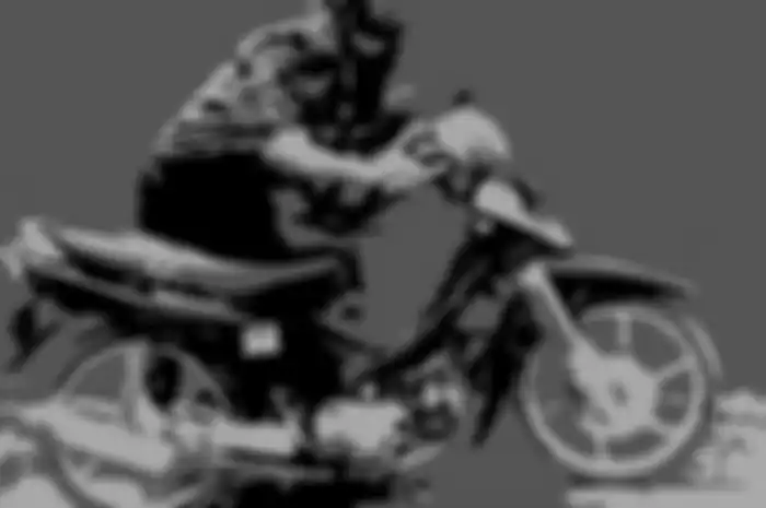 Ilustrasi maling motor. Ketagihan judi online bikin ibu muda curi motor milik keluarga sendiri.