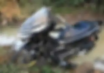 Miris.. Honda All New PCX 150 Cacingan Masuk Got, Alasan Netizen Bikin Ngakak