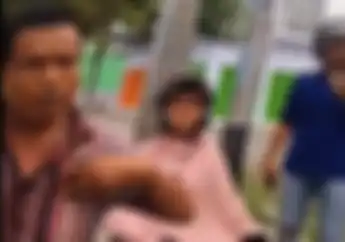 Mencekam, Debt Collector Rampas Motor dan Nyaris Berkelahi, Ibu-ibu Pemilik Motor Menangis Histeris