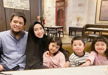 Manfaatkan Libur Lebaran, Oki Setiana Dewi Boyong Keluarga ke Uzbekistan