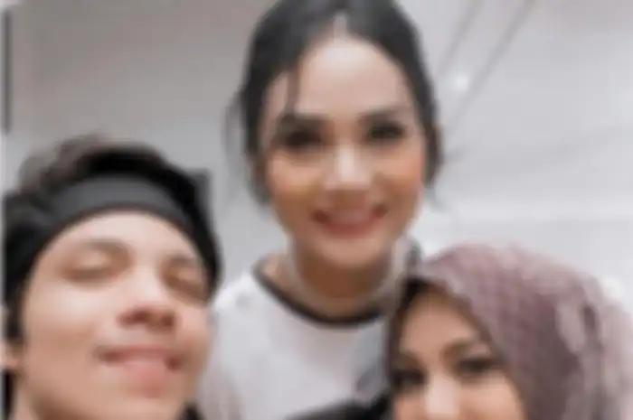 Krisdayanti memberi saran untuk kehamilan Aurel Hermansyah
