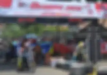 OtoRace: Juara Umum Drag Bike Cimahi Diraih Yudha AP dan Asep Robot 