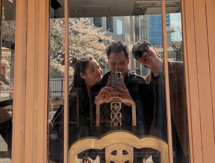 Syifa Hadju, MUA Ryan Ogilvy, dan El Rumi, saat di Jepang.