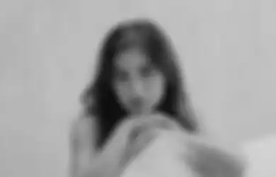 Paha Mulusnya Terekspos, Gaya Seksi Jessica Iskandar saat Liburan ke Labuan Bajo Jadi Sorotan