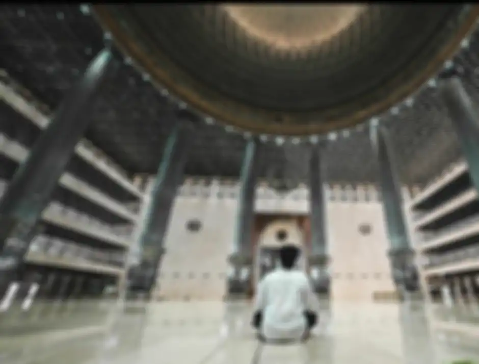 Atta Halilintar berdoa di Masjid Istiqlal.