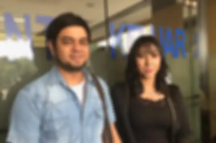 Rio Reifan dan istrinya, Henny Yuliyanah saat datangi SPKT (Sentra Pelayanan Kepolisian Terpadu), Polda Metro Jaya, Jakarta Selatan pada Kamis (30/5/2019).