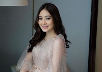 Jadi Bridesmaid Ria Ricis, Natasha Wilona Kenakan Tas Mungil Puluhan Juta!