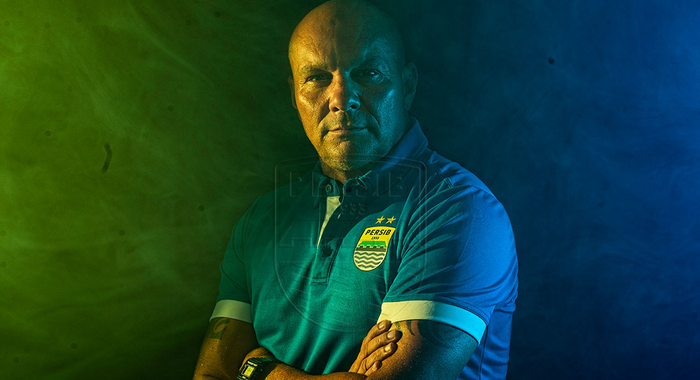 Pelatih kiper Persib Bandung, Luizinho Passos.