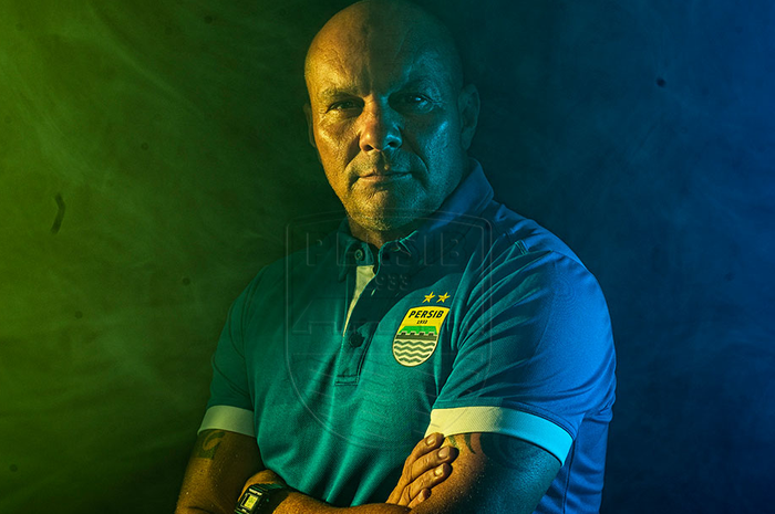 Pelatih kiper Persib Bandung, Luizinho Passos.