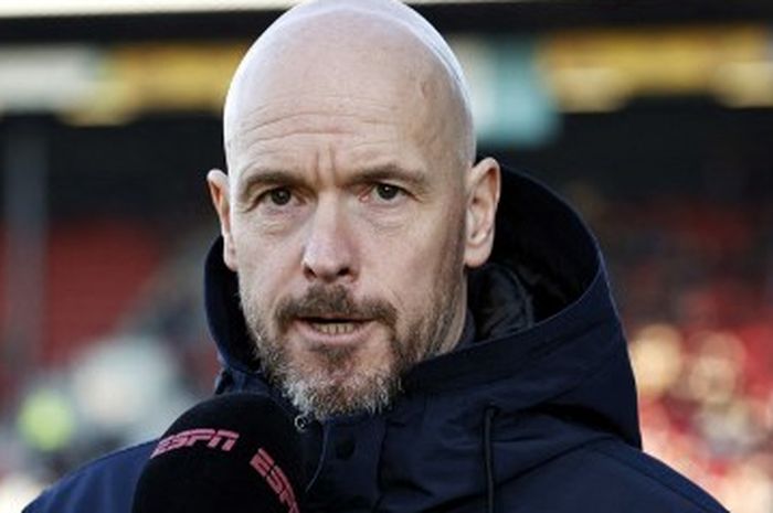 Erik ten Hag akan membawa asistennya di Ajax jika dirinya jadi pindah ke Man United.