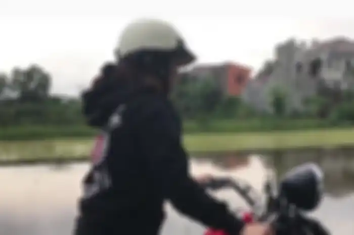 Artis Soimah Pancawati punya pengalaman kurang mengenakan dengan petugas pajak, aksinya naik moge Harley-Davidson malah kocak.