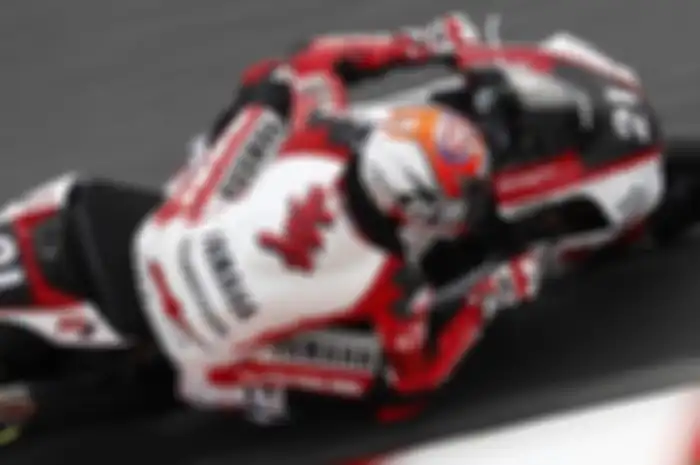 Baju balap favorit pembalap WSBK keturunan Indonesia, Michael van der Mark, bikinan Alpinestars yang dipakai di Suzuka 8 Hours musim 2018