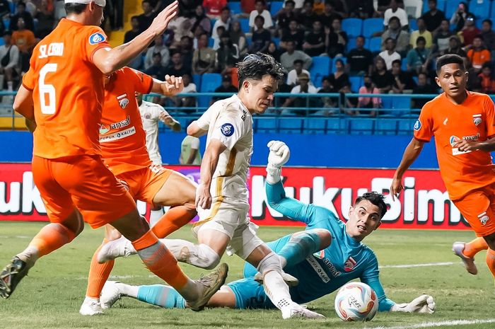 Suasana duel Borneo FC vs Persija Jakarta pada lanjutan pekan ke-24 Liga 1 2023/2024 di Stadion Batakan, Balikpapan, Selasa (6/2/2024)