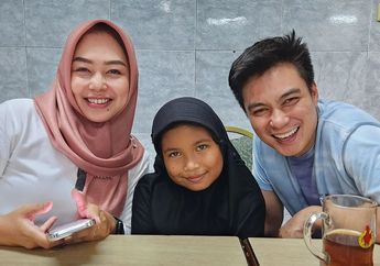 Datangi Sekolah Siswi yang Viral Gara-gara Memiliki Banyak Kutu Rambut, Baim Wong Kembali Tuai Kritikan Netizen