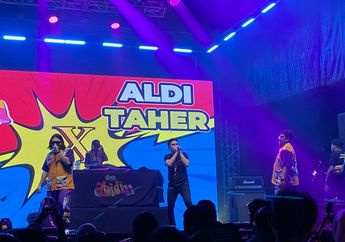 Aldi Taher Blusukan di Panggung Soundsfest 2025, Nyanyikan Lagu Coldplay