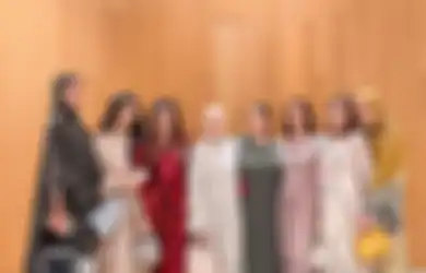 Momen Kumpul Bareng Berubah Jadi Ajang Berburu Konten, Netizen Miris Lihat Tingkah Geng Artis yang Lakukan Hal Ini Saat Nagita Slavina Berbicara: Mabok Gadget!