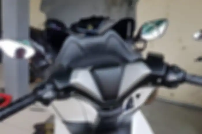 Cover dan windshield aftermarket ini buatan AF Motoshop.