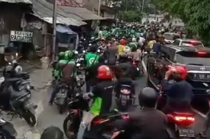 Debt Collector Rampas Motor Driver Ojol di Mangga Besar, Langsung Telepon Nomor Ini Debt Collector Kabur