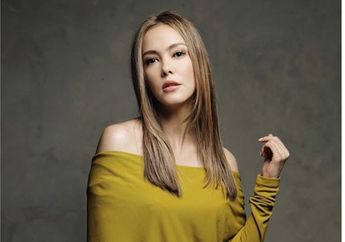 5 Tampilan Seksi Cathy Sharon Saat Pakai Busana Transparan, Modis Banget!