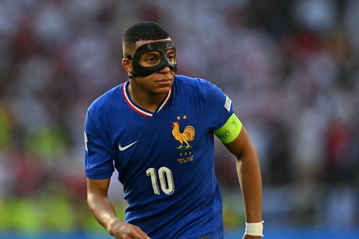 Aksi Kylian Mbappe saat Prancis bermain imbang 1-1 dengan Polandia pada penyisihan grup EURO 2024.