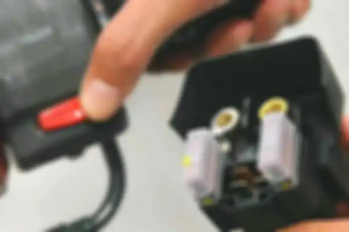 Electric starter macet bisa disebabkan karena kotoran