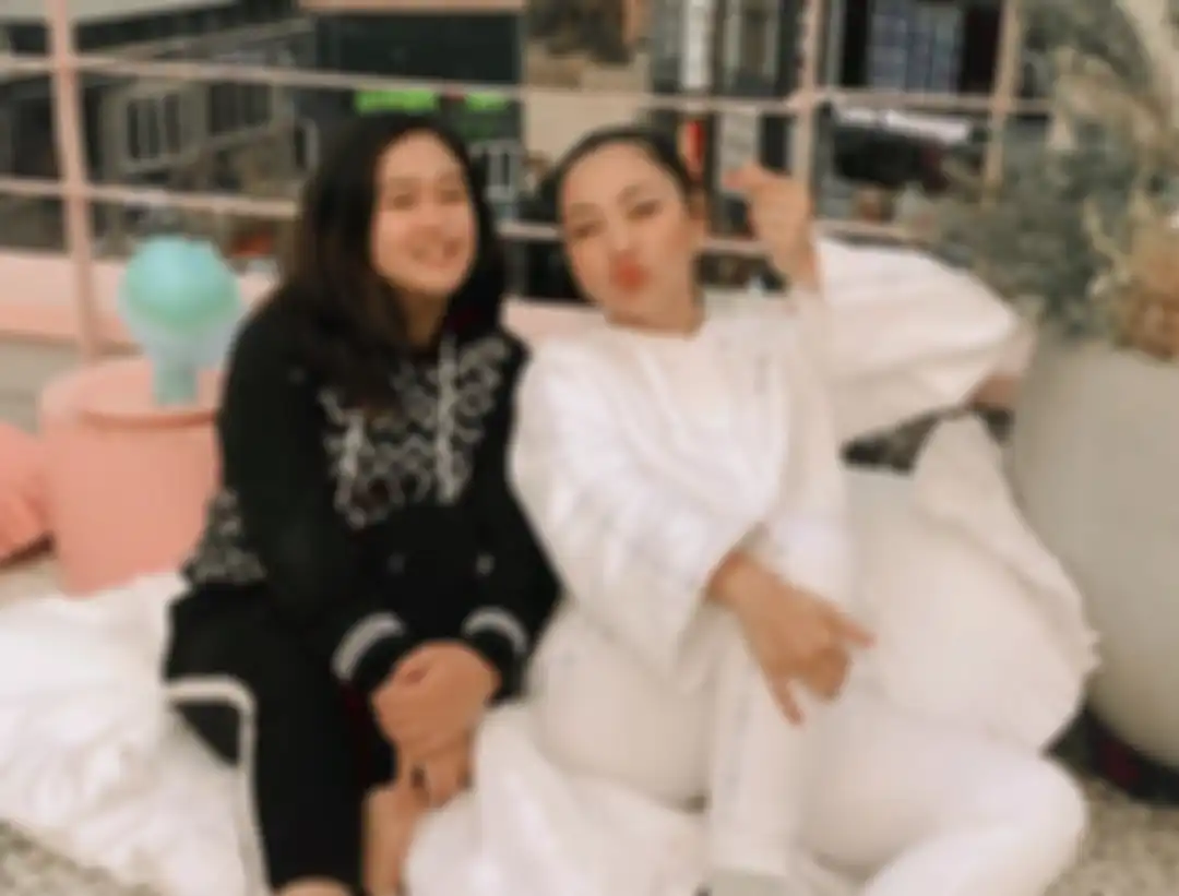 Herti Purwadinata dengan anak angkatnya Athaya Alysha