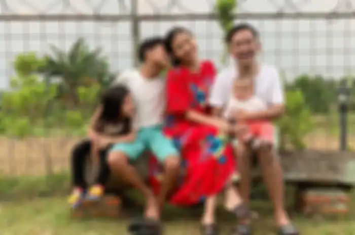Thalia Putri Onsu, Betrand Peto, Sarwendah, Ruben Onsu dan Thania Putri Onsu 