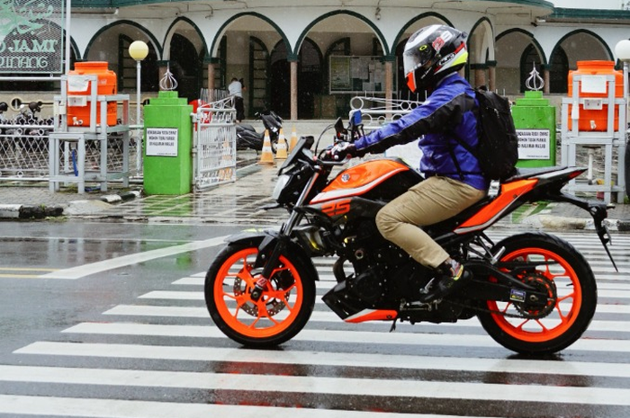 Bikers bisa simak, ini panduan riding aman saat menjalankan puasa.