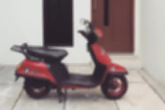 Bukan Piaggio Vespa Corsa motor matic pertama yang ngaspal di Indonesia, tapi Hatusda Adly