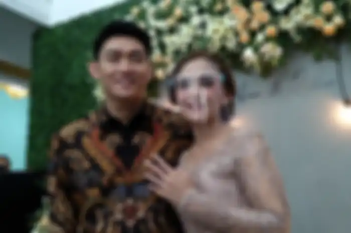 Ifan Seventeen dan Citra Monica telah melangsungkan lamaran di kawasan Tebet, Jakarta Selatan, Selasa (6/4/2021).