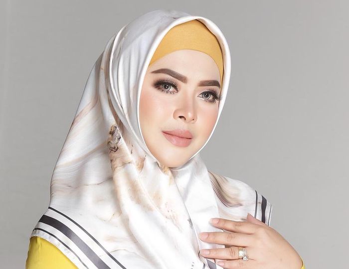 Aisyahrani adik sekaligus manager Syahrini