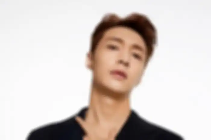 Lay Zhang