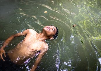 Arti Mimpi Berenang di Sungai Konon Jadi Pertanda Gejolak Emosi yang Membara dan Ketidakpastian Hidup, Simak Penjelasannya!