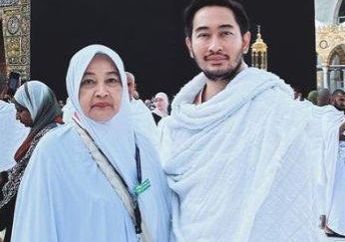 Jenazah Ibunda Jeje Govinda Tiba di Rumah Duka