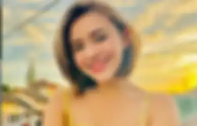 Pundi-pundi Hartanya Tak Hanya Didapat dari Honor Fantastis 'Ikatan Cinta', Amanda Manopo Kepergok Kerap Bagi-bagi Uang Segepok di Tengah Kesuksesannya, Manajer: Semua Kru Dikasih