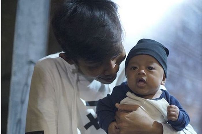 Dede Sunandar dan si bungsu yang menderita Williams Syndrome