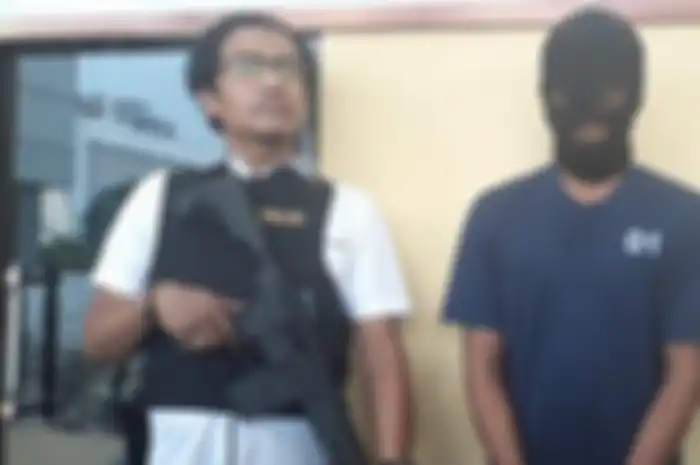 Tersangka Samsul saat acara rilis di Mapolrestro Jakarta Timur Senin (23/03/2020) 