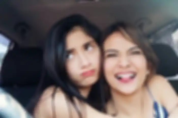 Foto Faye Nicole bareng Vanessa Angel