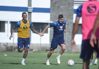 Championship Series Liga 1 - Dua Pilar Kunci Persib Absen Latihan, Bojan Hodak Beri Penjelasan