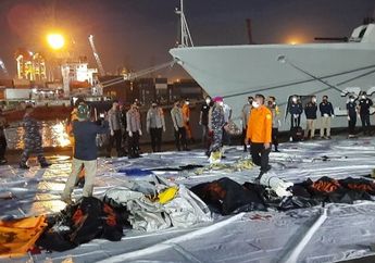 Hari Kedua Pencarian Korban Sriwijaya Air SJ 182, Tim SAR Gabungan Terganggu Cuaca Buruk