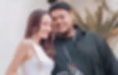 Move On 100 Persen Dari Ayu Ting Ting, Ivan Gunawan Kepergok Lakukan Foto Prewedding Mesra dengan Pujaan Hatinya, Ruben Onsu Bocorkan Waktu Pasti Pernikahan Sang Sahabat: Lancar Sampai Hari H