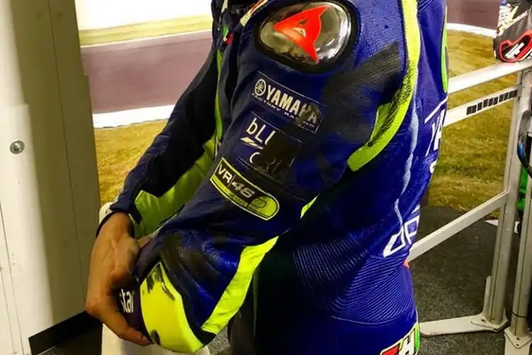 Wearpack MotoGP yang Rusak Pasti Langsung Diambil Tim Ini Bro, Mau Diapain?
