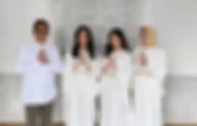 Kompak Banget, 7 Keluarga Seleb Ini Pakai Baju Seragam Saat Idul Fitri