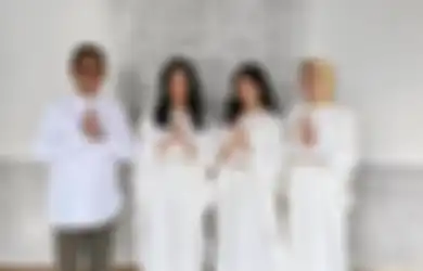 Kompak Banget, 7 Keluarga Seleb Ini Pakai Baju Seragam Saat Idul Fitri